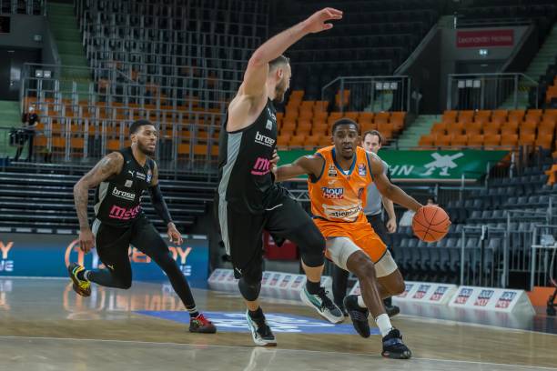 2人完整名 2人完整名